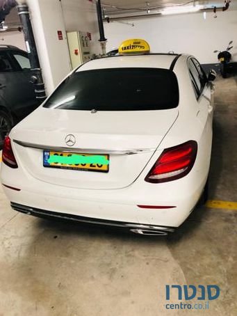 2020' Mercedes-Benz E-Class מרצדס Taxi photo #3