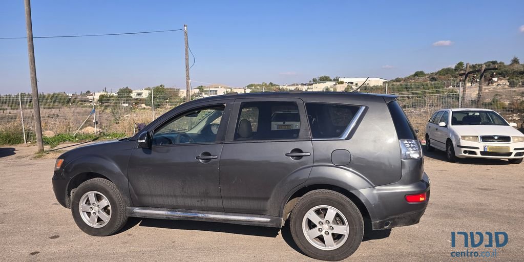 2011' Mitsubishi Outlander מיצובישי אאוטלנדר photo #3