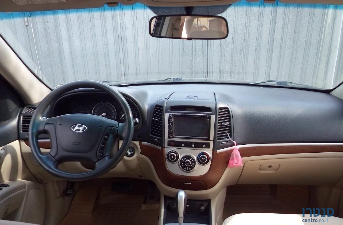 2008' Hyundai Santa Fe photo #2