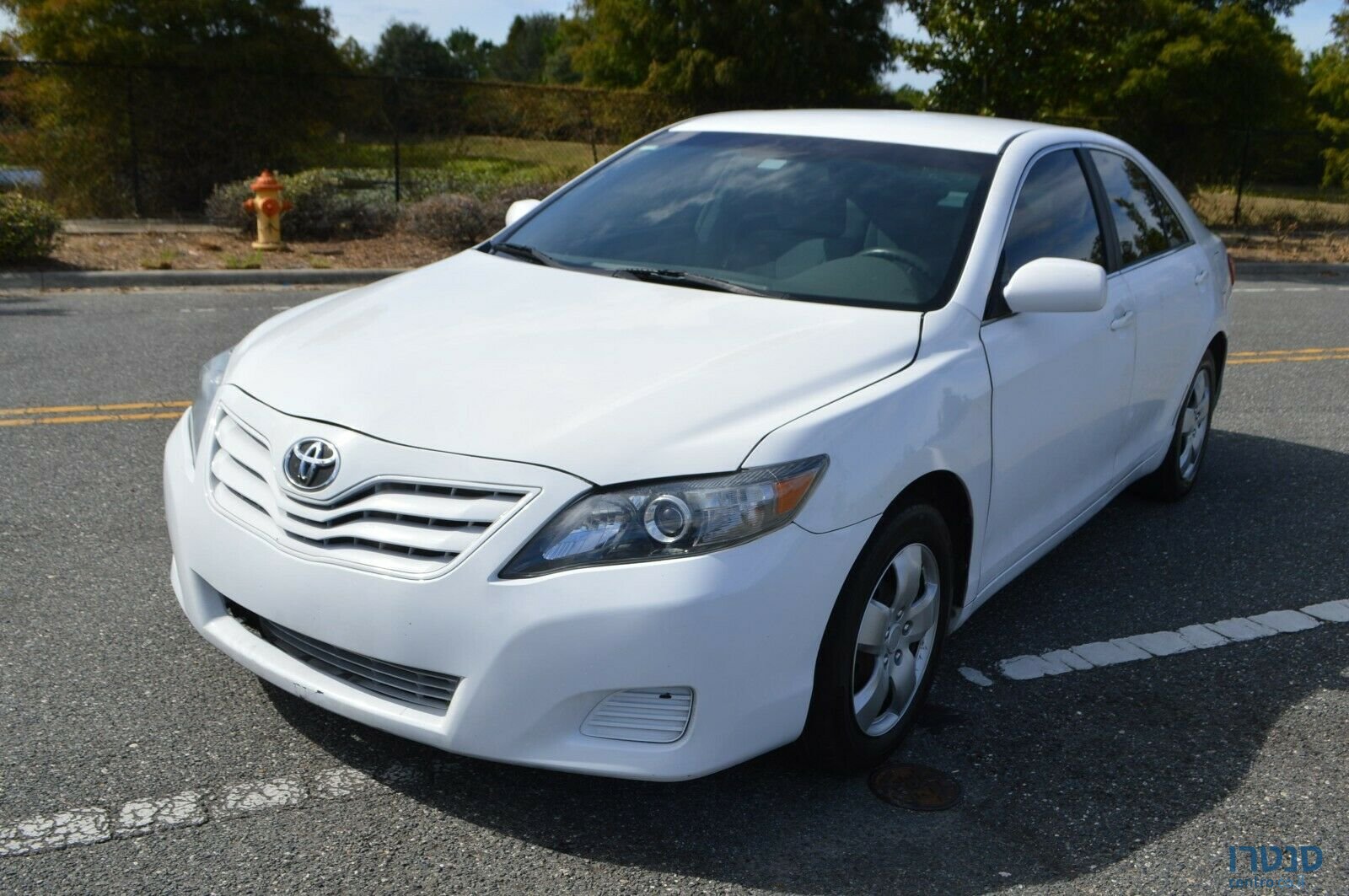 2011' Toyota Camry photo #1