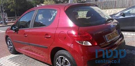 2011' Peugeot 207 פיג'ו photo #1