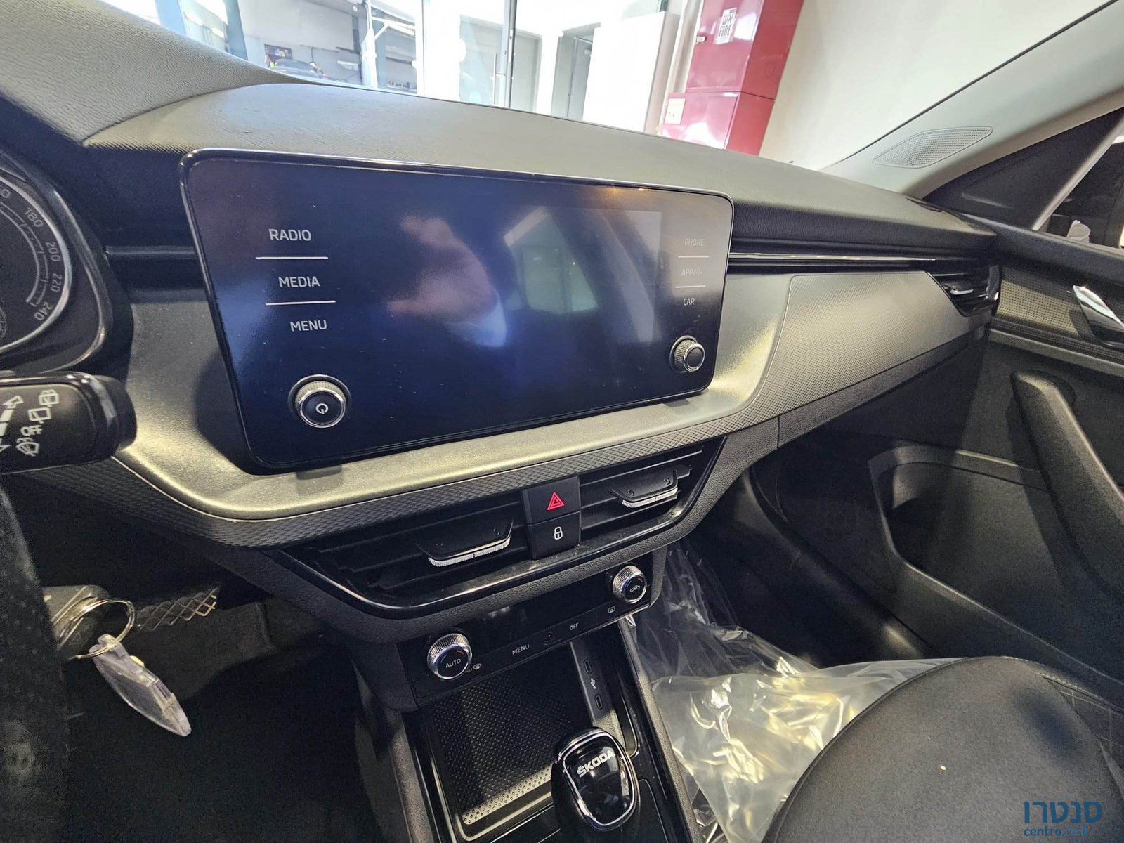 2020' Skoda Scala photo #6