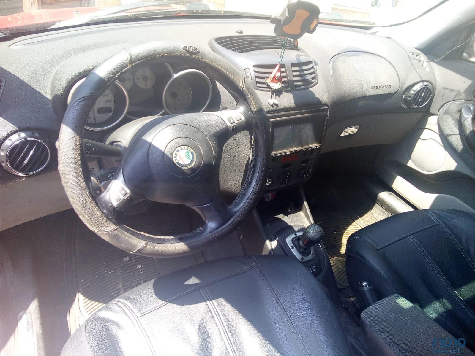 2002' Alfa Romeo 147 photo #1