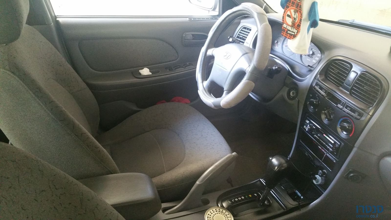 2001' Hyundai Sonata photo #1