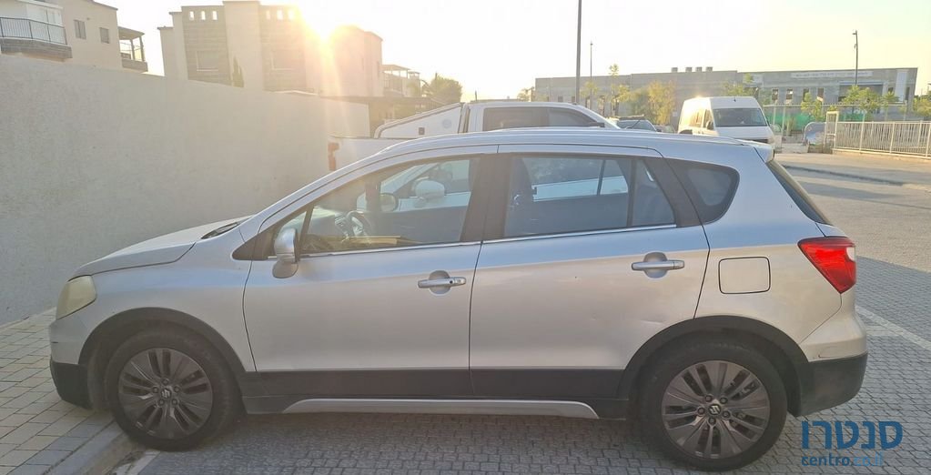 2016' Suzuki SX4 סוזוקי קרוסאובר photo #3
