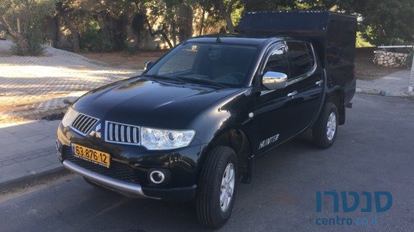 2013' Mitsubishi L 200 photo #1