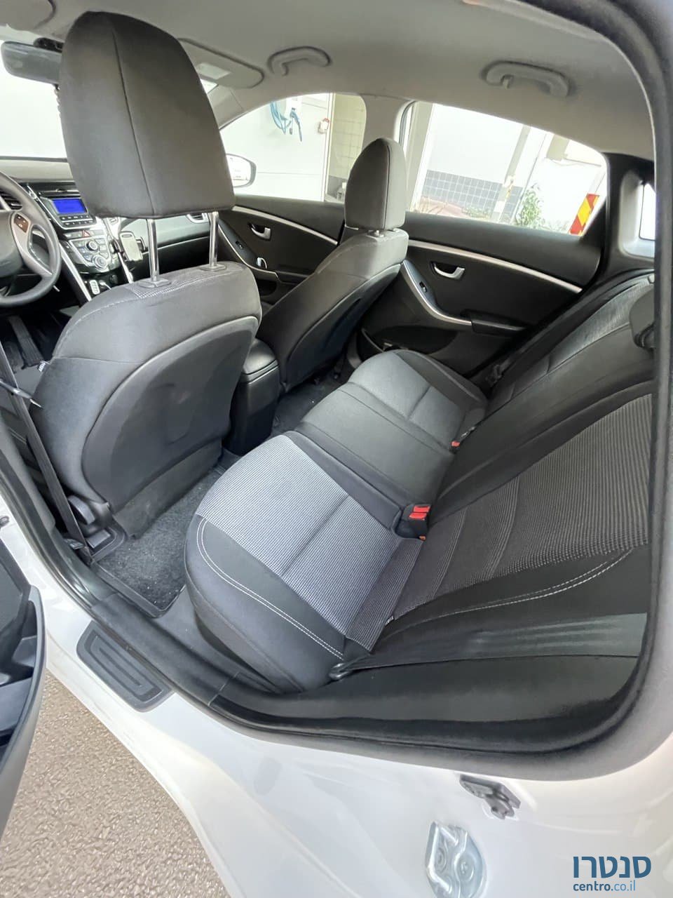 2013' Hyundai i30 photo #7