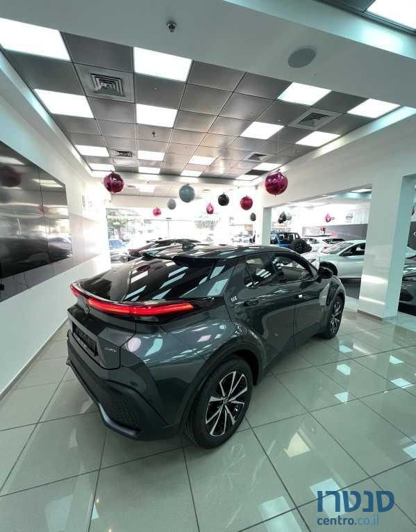 2023' Toyota C-HR טויוטה photo #2