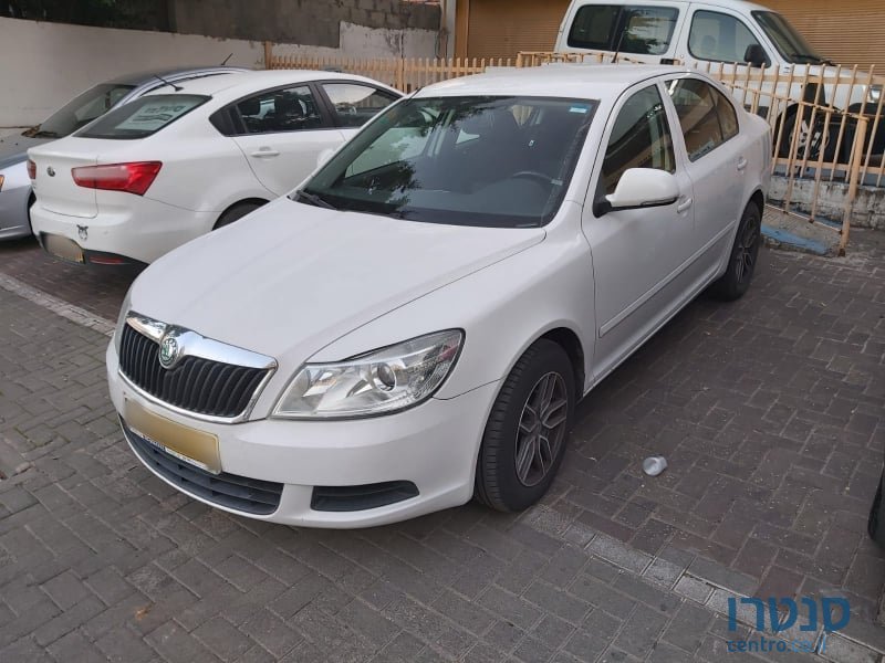 2013' Skoda Octavia photo #1