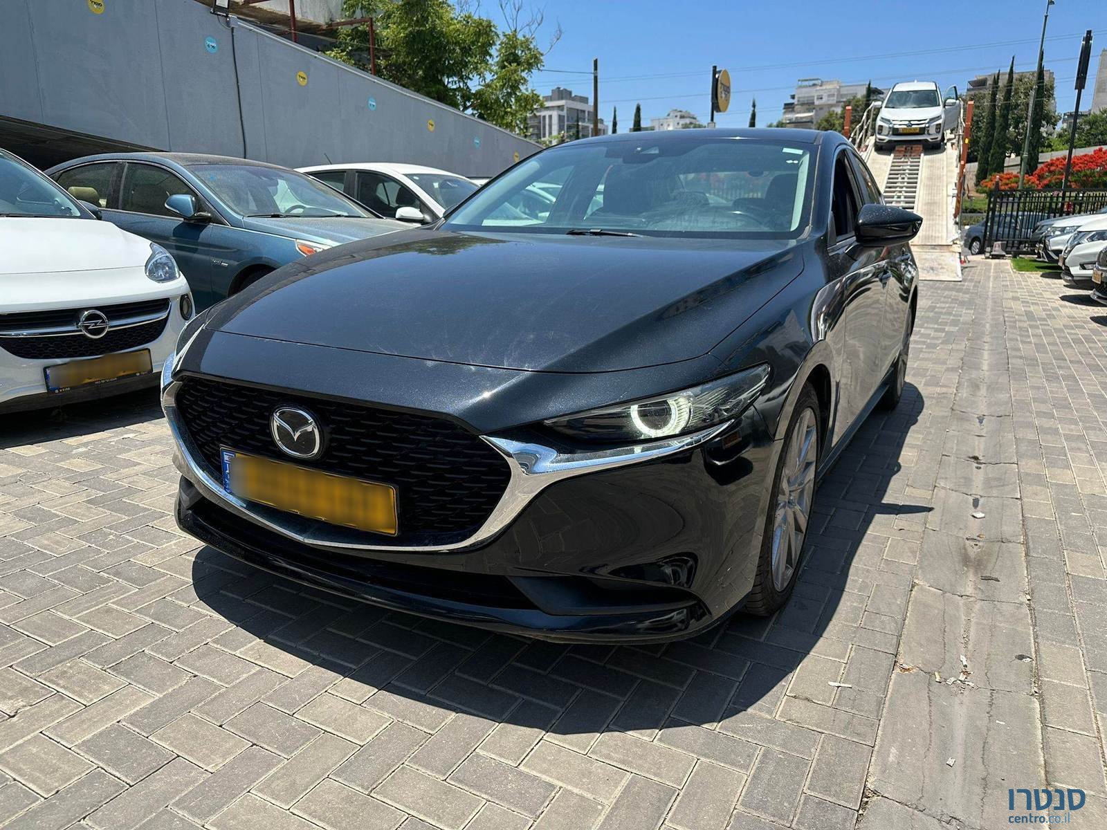 2019' Mazda 3 photo #2
