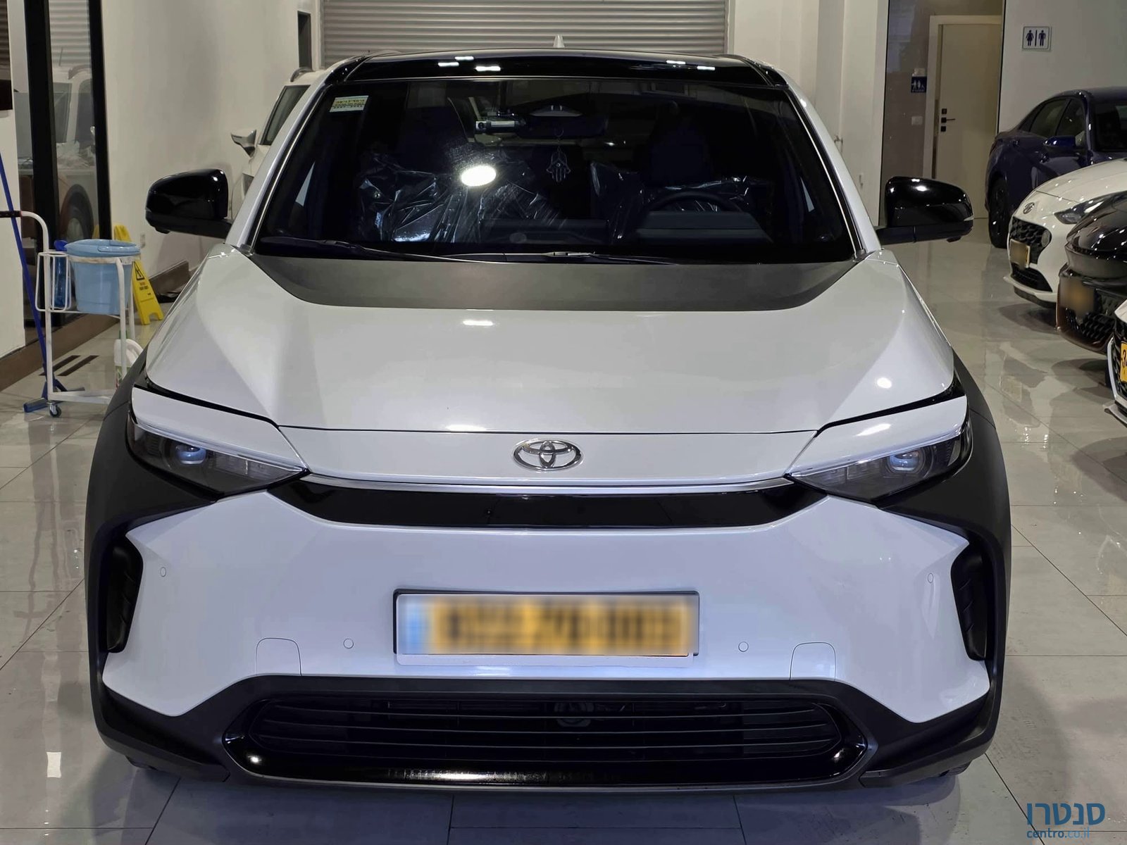 2024' Toyota BZ4X photo #1