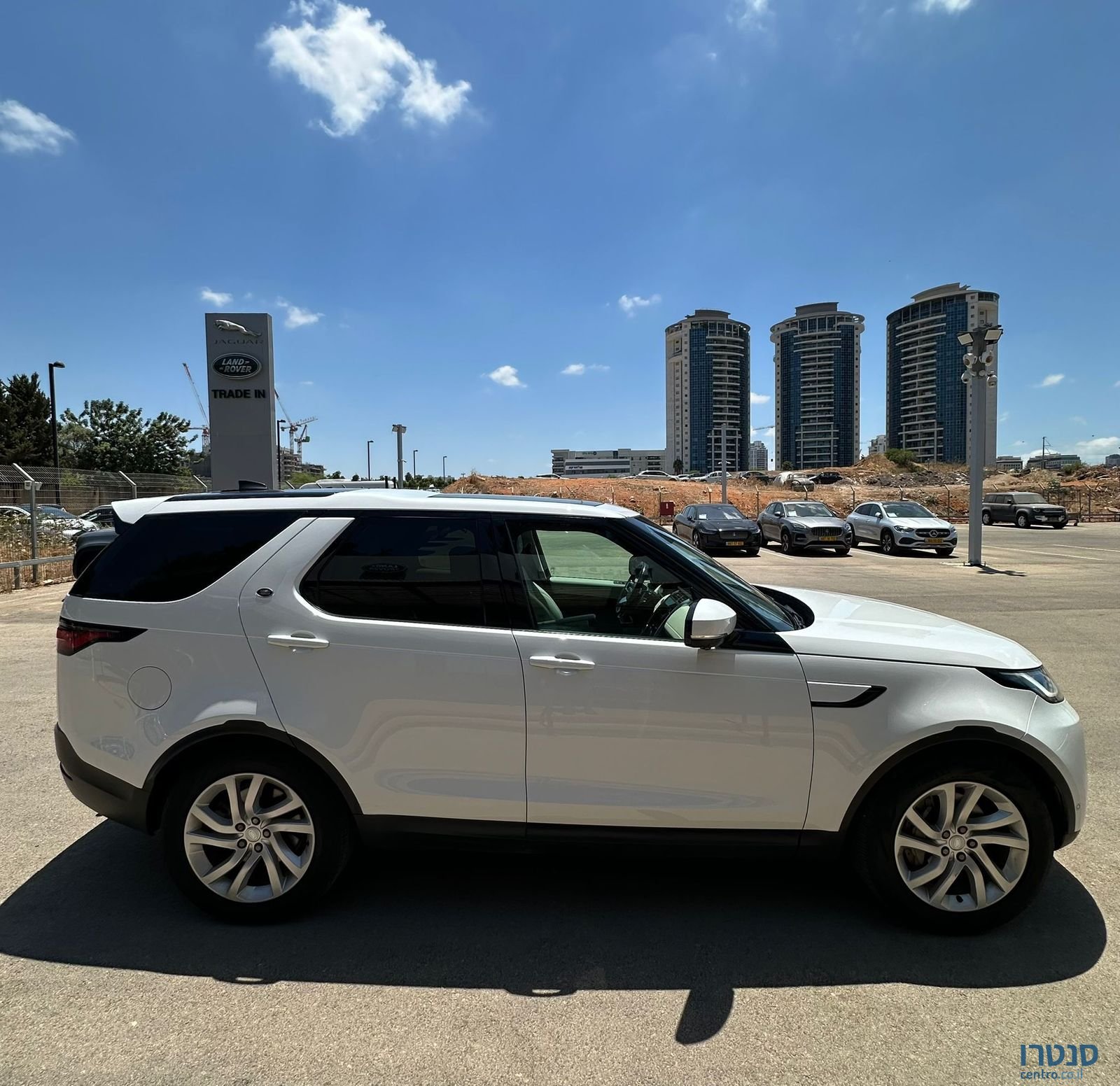2022' Land Rover Discovery לנד רובר דיסקברי photo #2