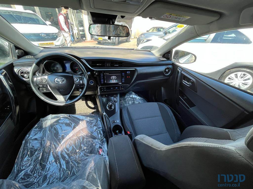 2018' Toyota Auris photo #5