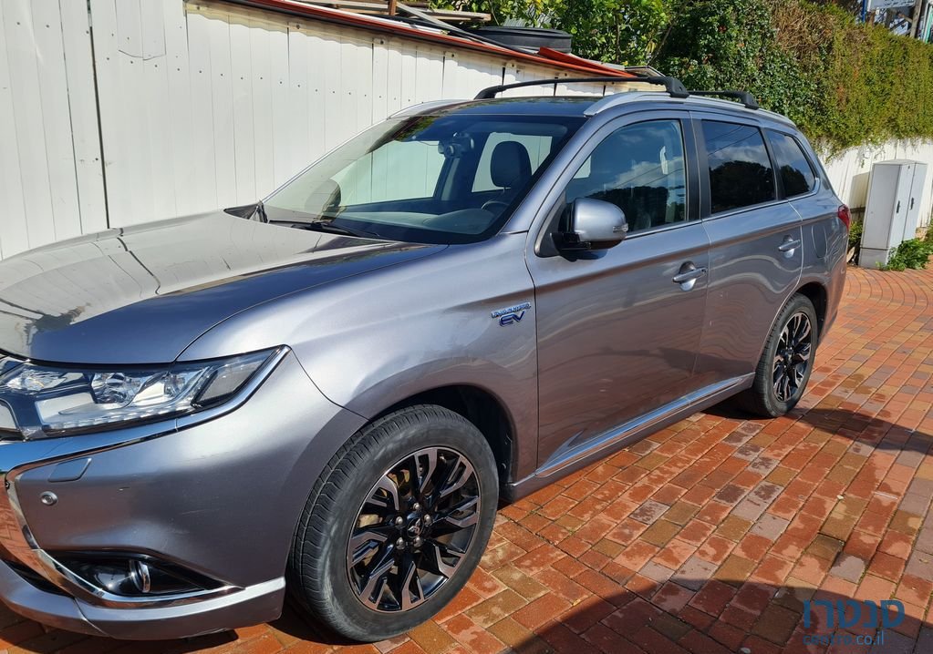 2017' Mitsubishi Outlander מיצובישי אאוטלנדר photo #4