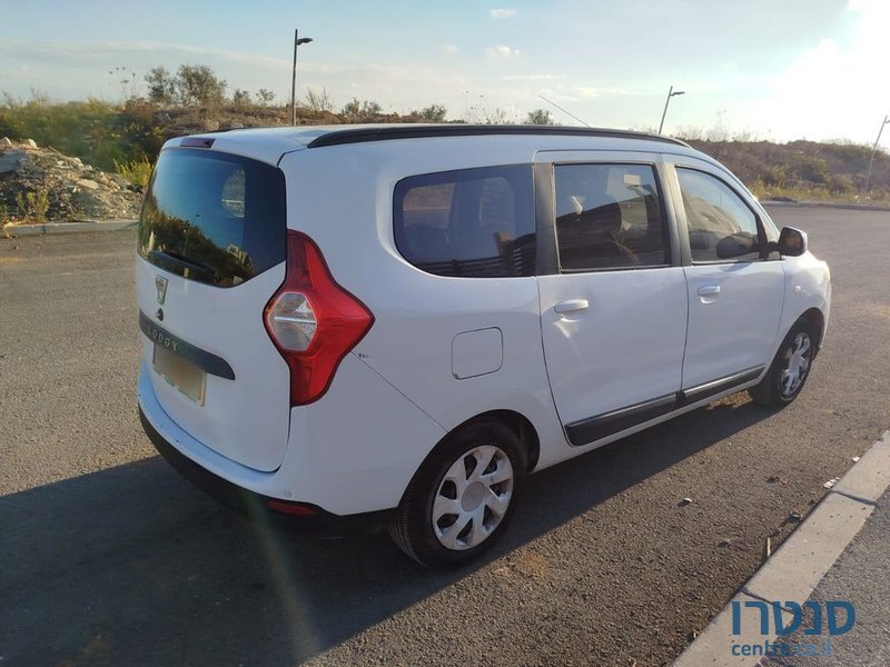 2015' Dacia Lodgy דאצ'יה לודג'י photo #2