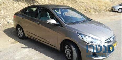 2012' Hyundai i25 photo #2