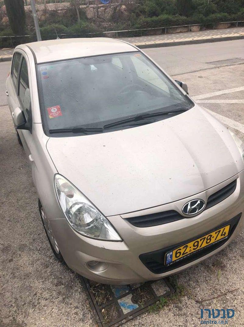 2011' Hyundai i20 יונדאי photo #2