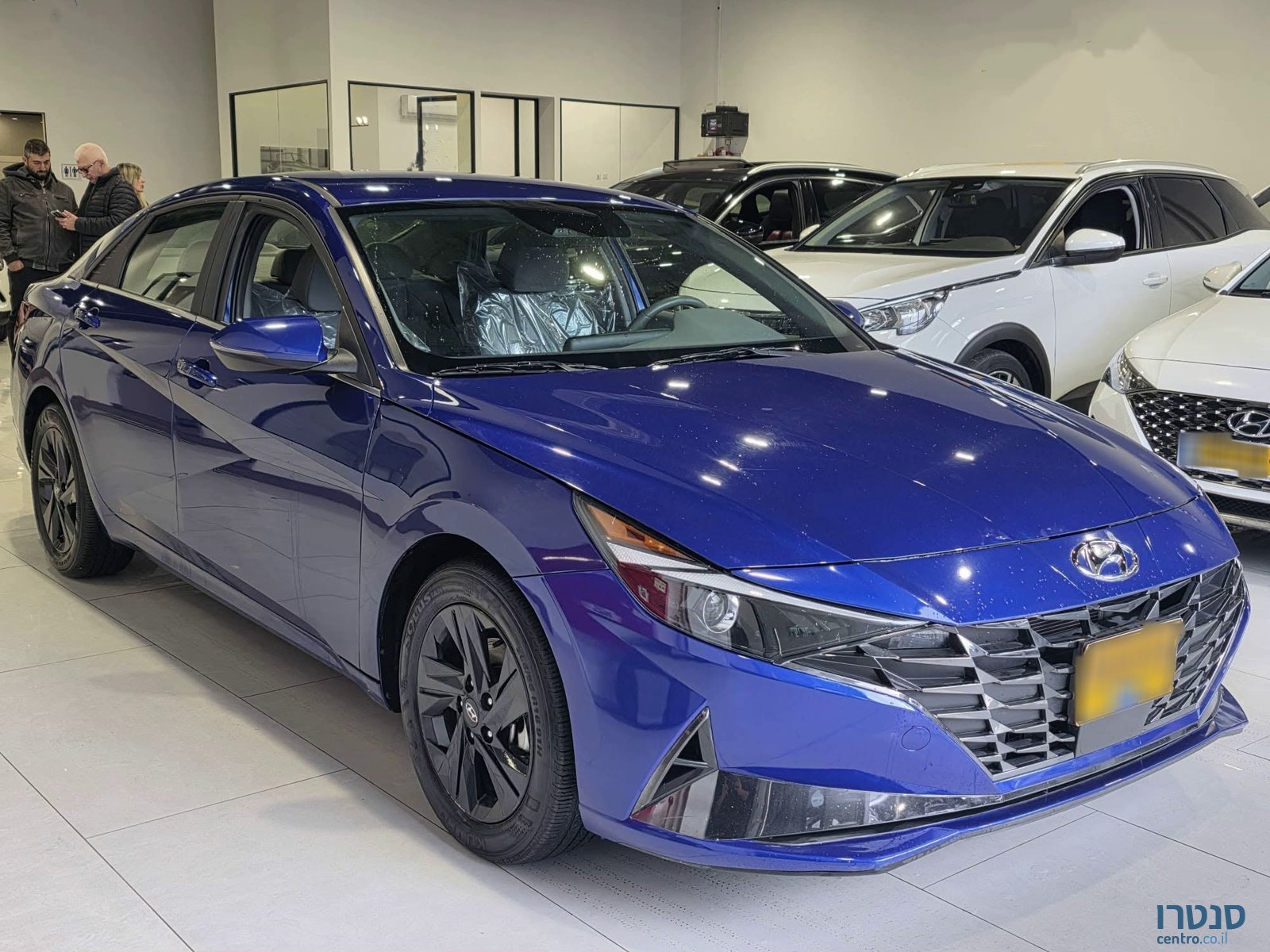 2023' Hyundai Elantra photo #2