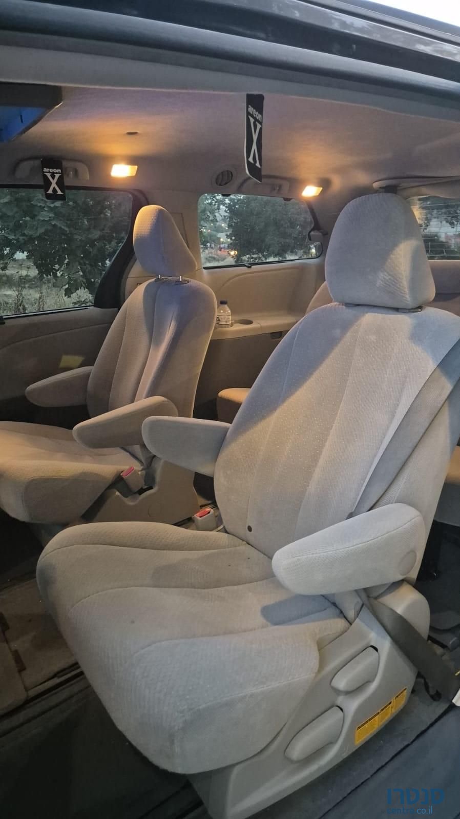 2013' Toyota Sienna טויוטה סיינה photo #4