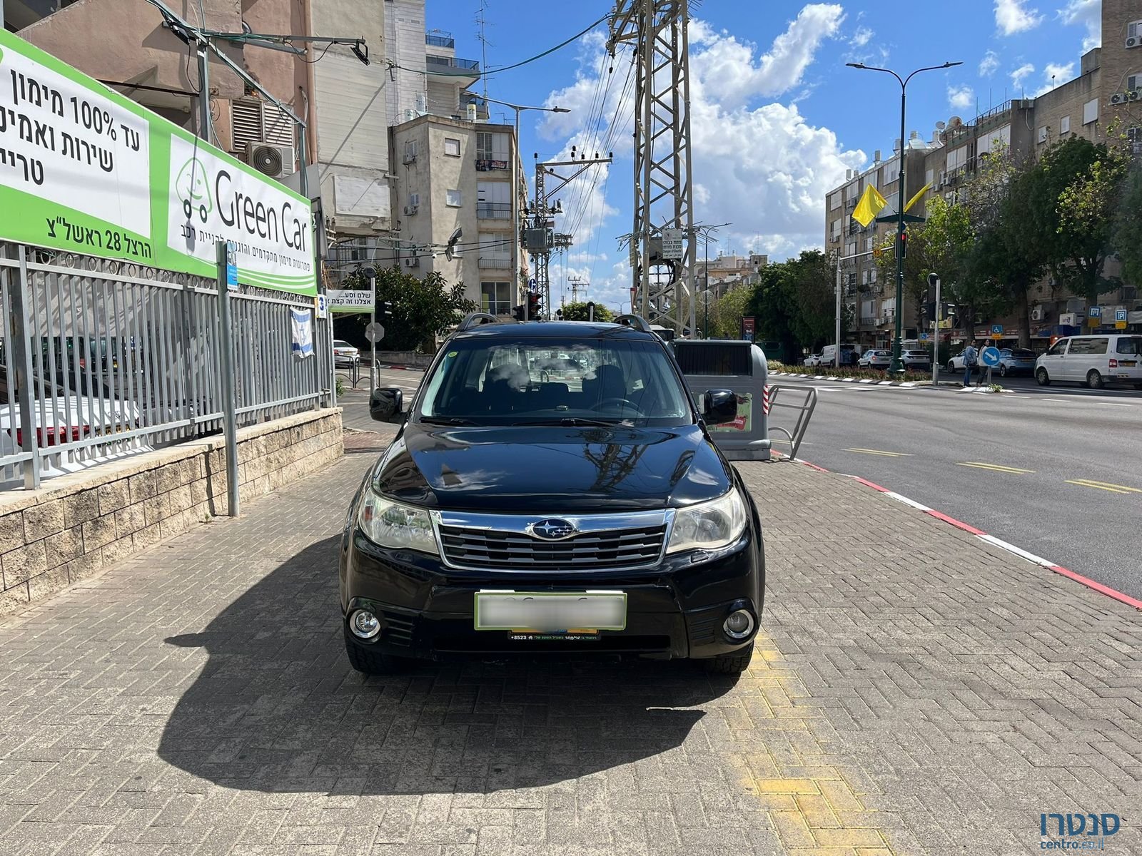 2011' Subaru Forester photo #1