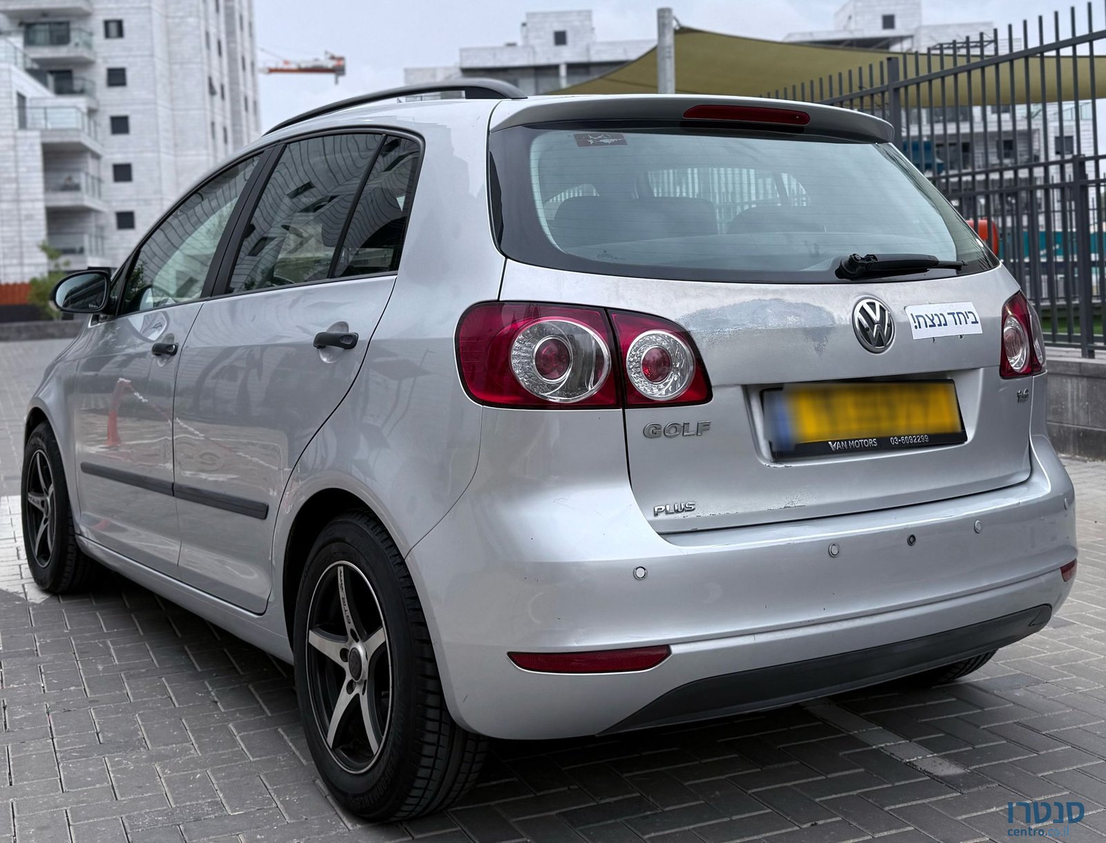 2011' Volkswagen Golf Plus photo #2