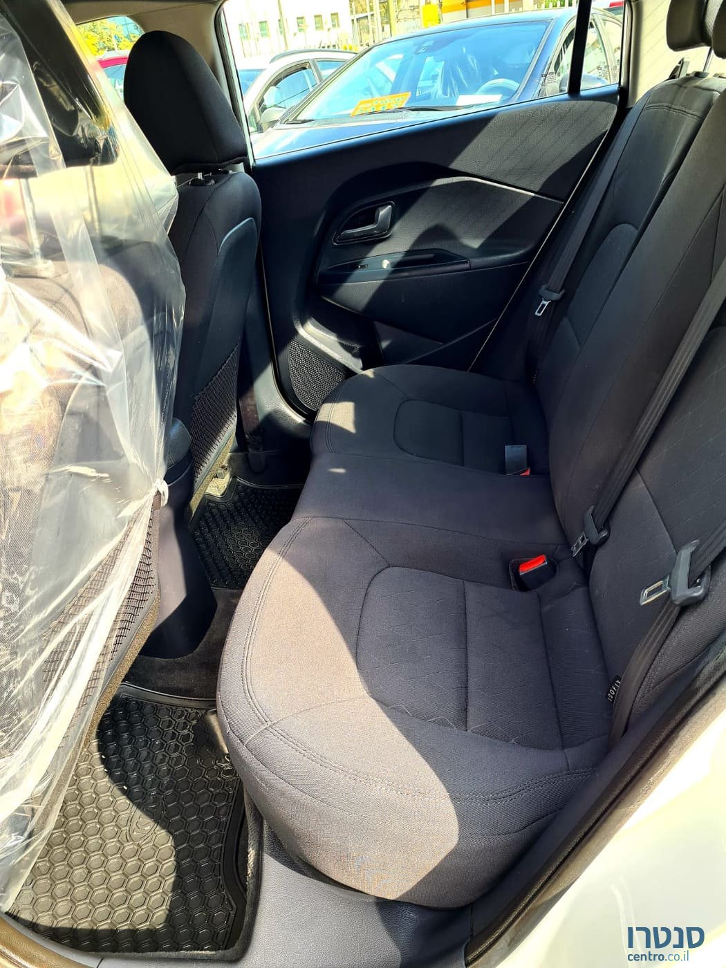 2017' Kia Rio photo #6