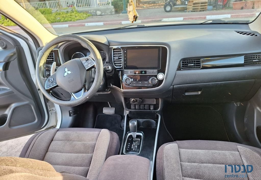 2019' Mitsubishi Outlander מיצובישי אאוטלנדר photo #3