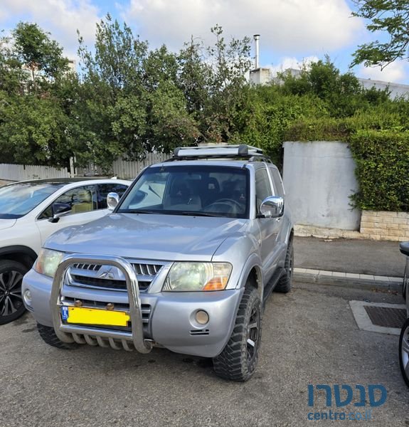 2004' Mitsubishi Pajero מיצובישי פג'רו photo #6