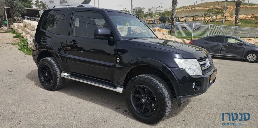 2008' Mitsubishi Pajero מיצובישי פג'רו photo #3