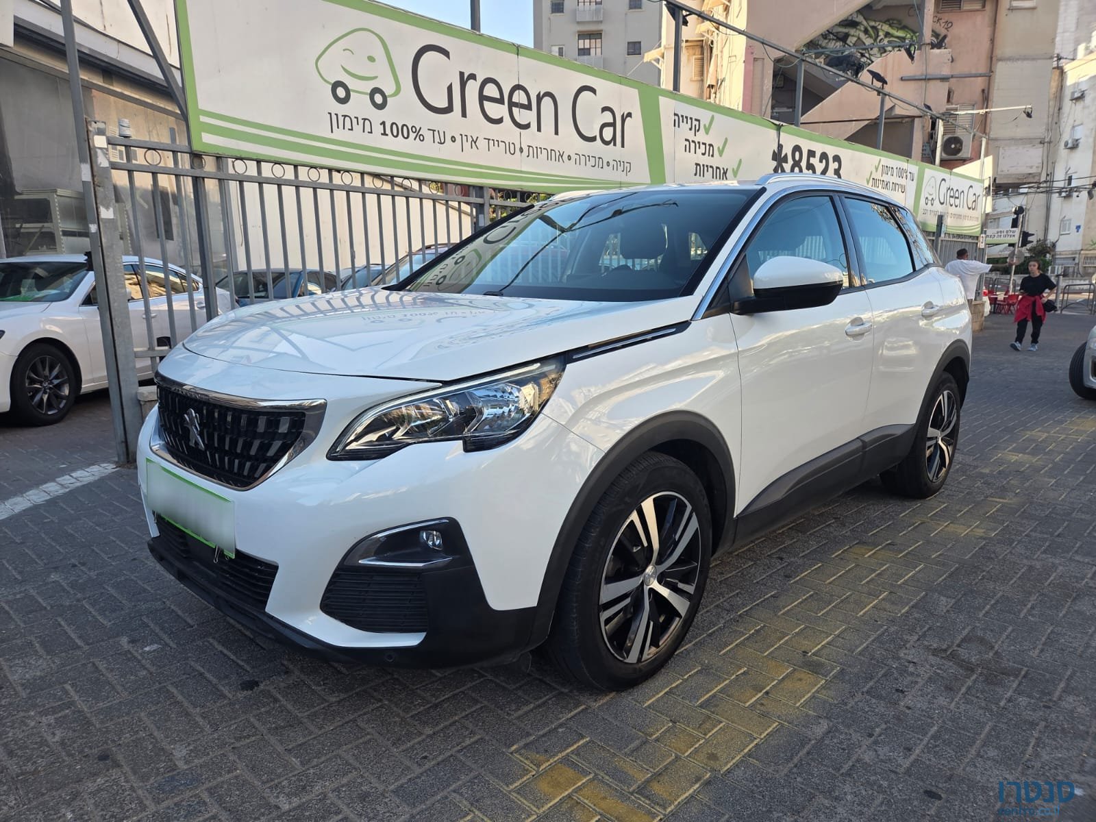 2020' Peugeot 3008 photo #2