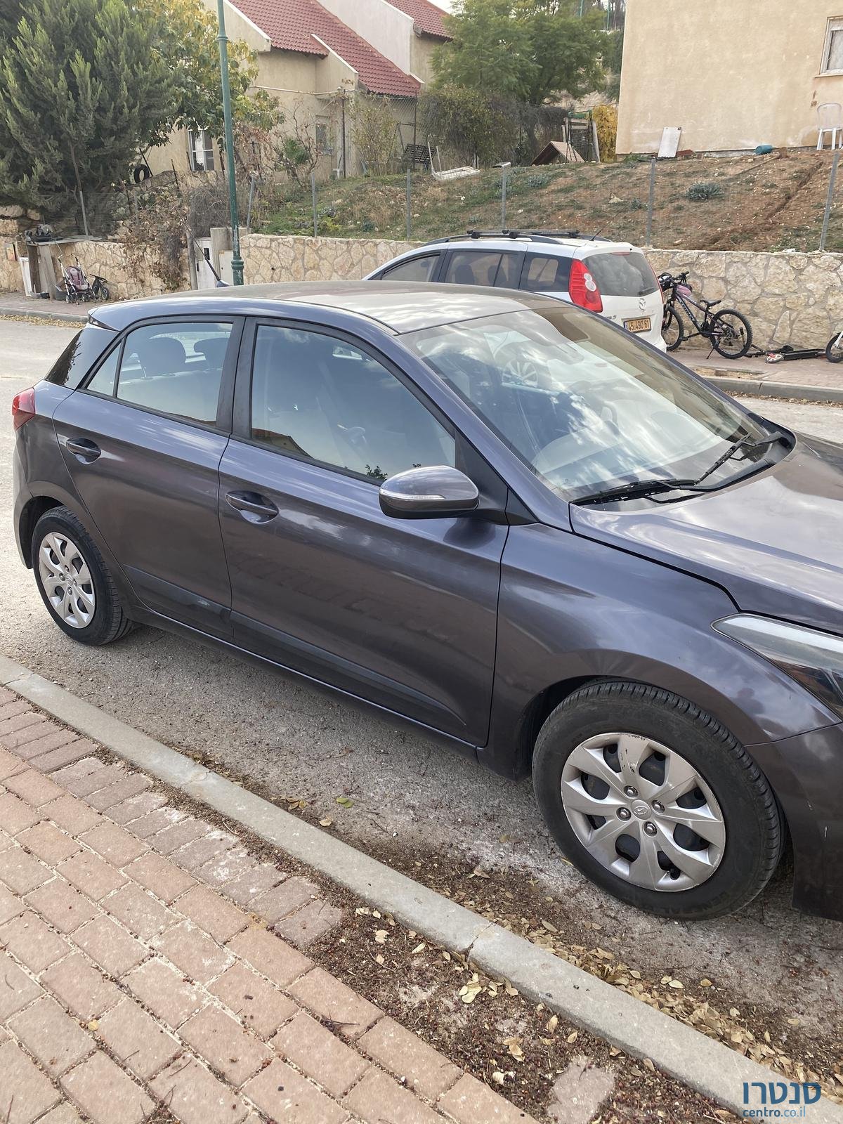 2017' Hyundai i20 photo #2