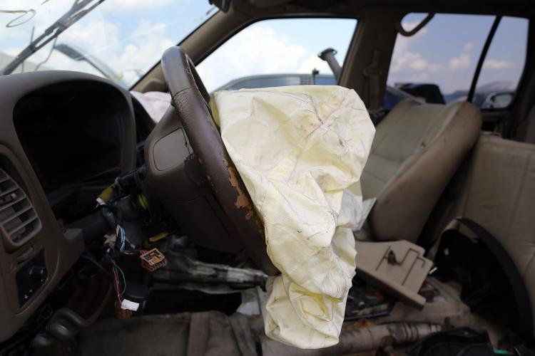 Automakers recall another 1.7 million cars with fatal Takata airbags