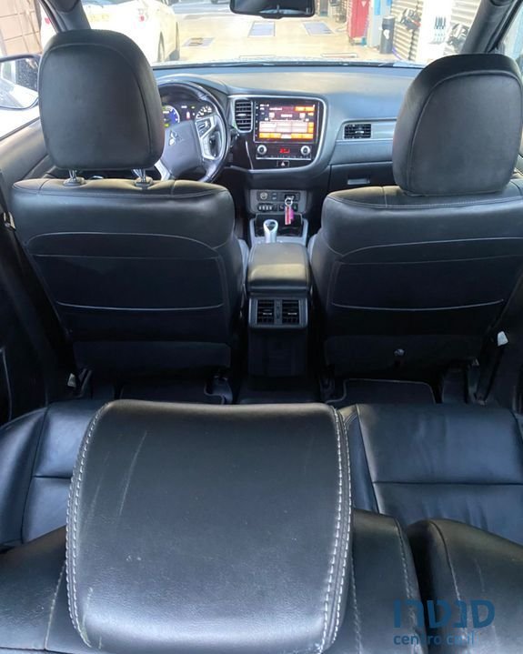 2020' Mitsubishi Outlander מיצובישי אאוטלנדר photo #6