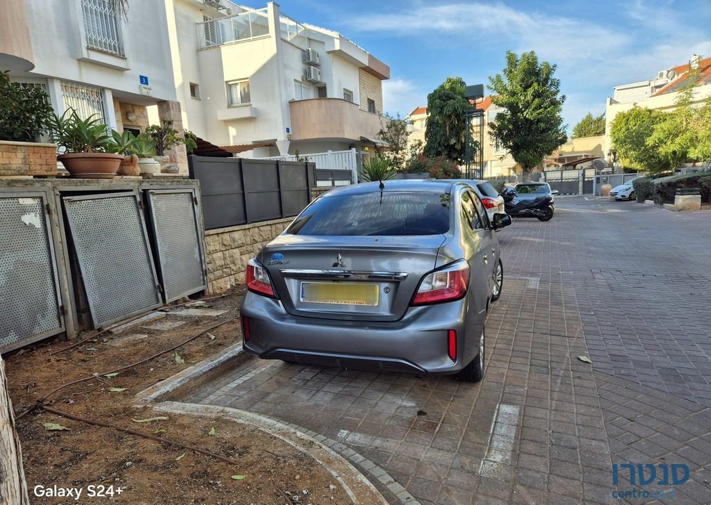 2020' Mitsubishi Attrage מיצובישי אטראז' photo #3