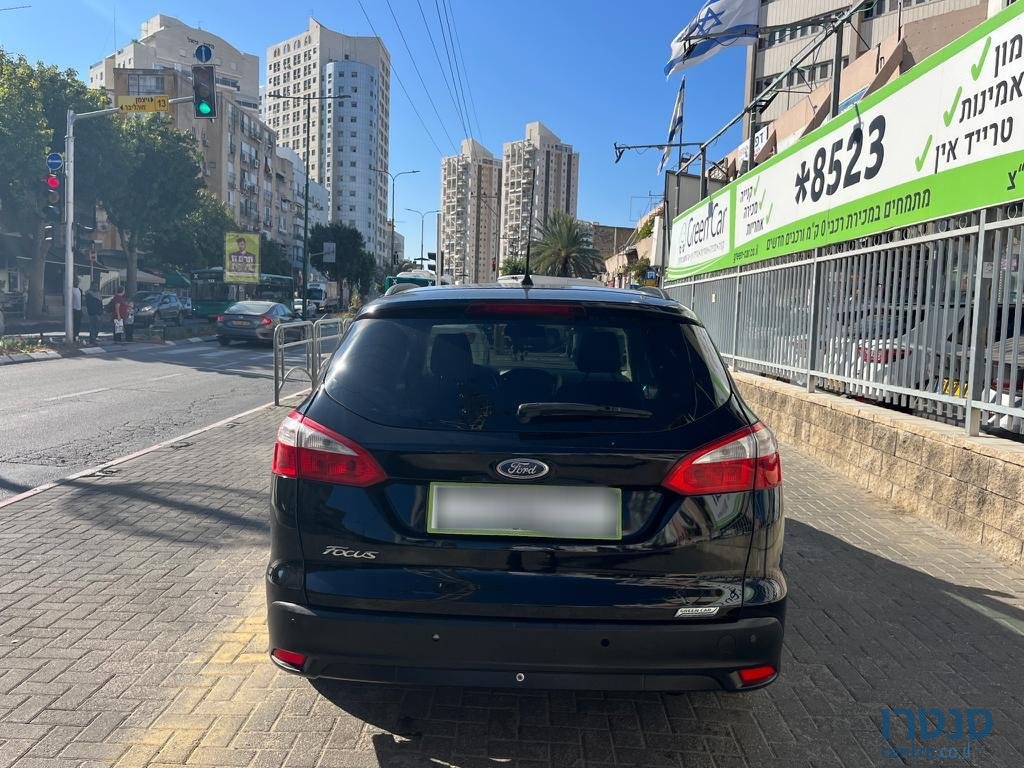 2013' Ford Focus photo #5