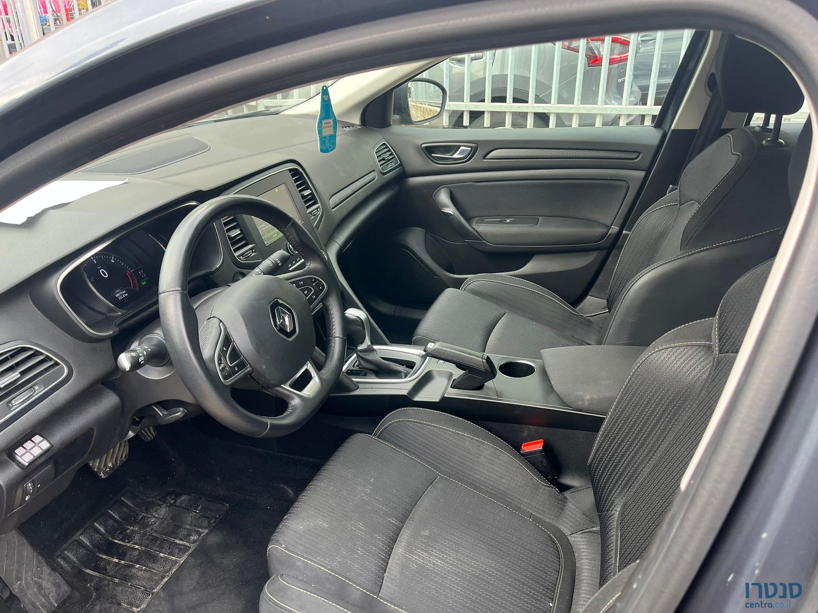 2021' Renault Megane photo #2