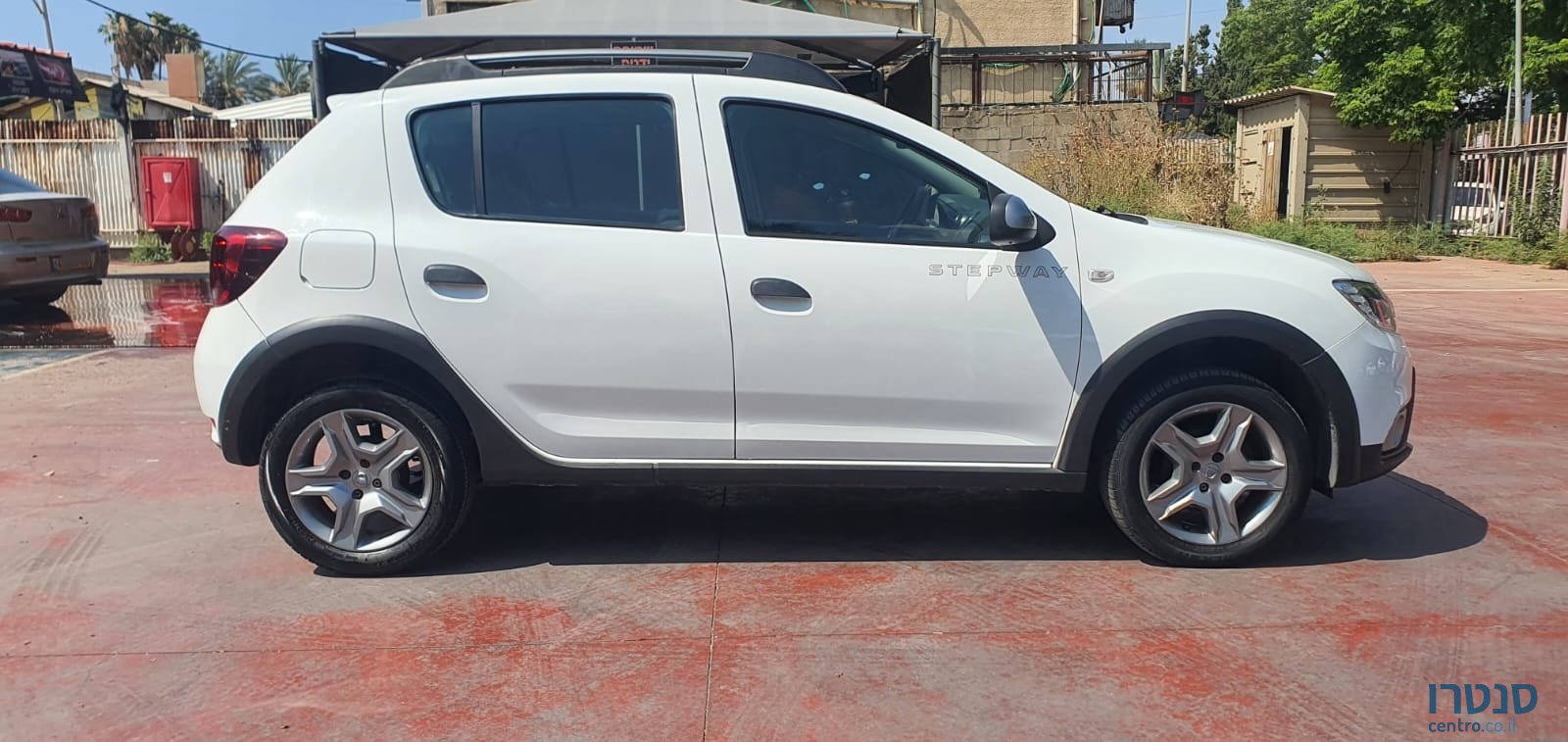 2018' Dacia Sandero Stepway photo #3