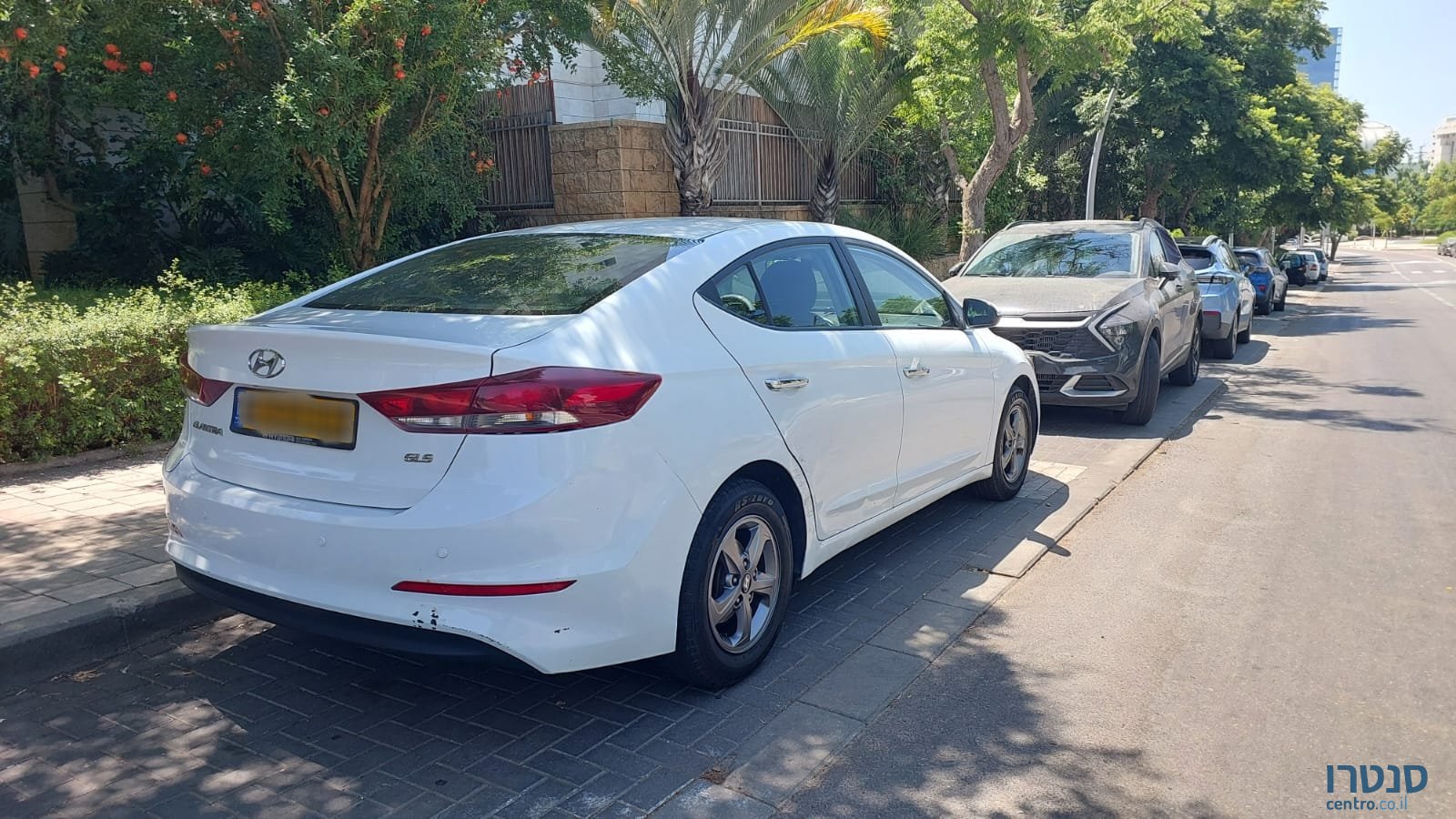 2016' Hyundai Elantra photo #3