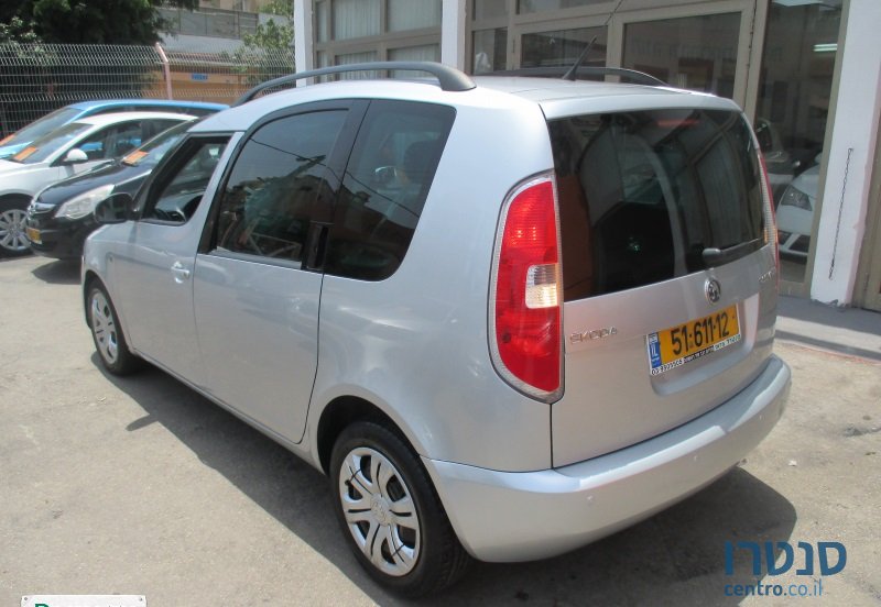 2013' Skoda Roomster photo #2