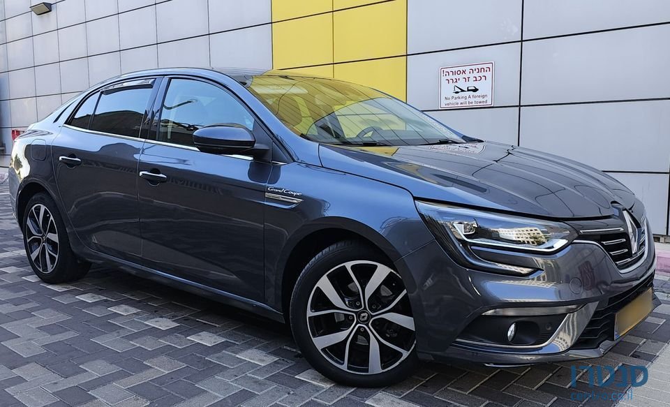 2020' Renault Megane photo #2