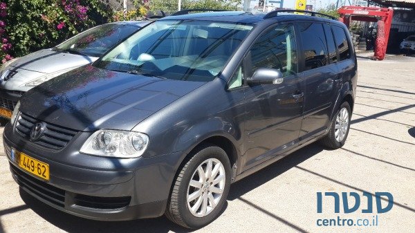 2007' Volkswagen Touran photo #2