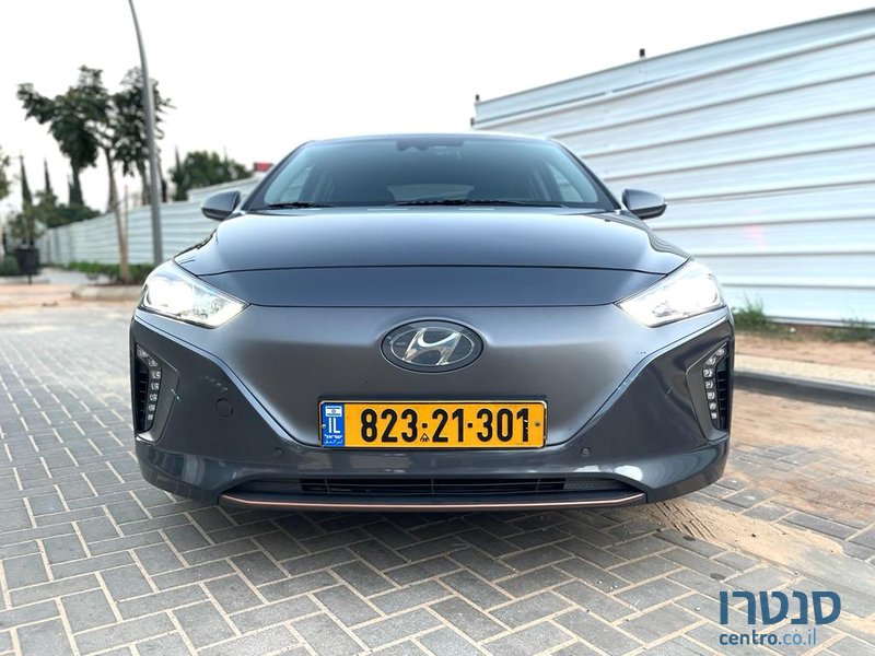 2019' Hyundai Ioniq photo #1