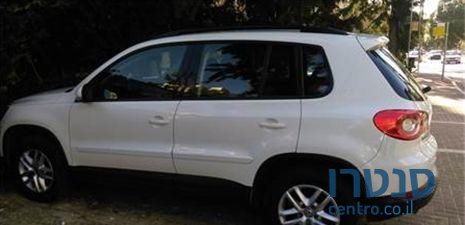 2008' Volkswagen Tiguan photo #2