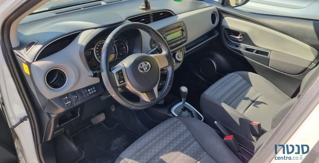2016' Toyota Yaris טויוטה יאריס photo #6