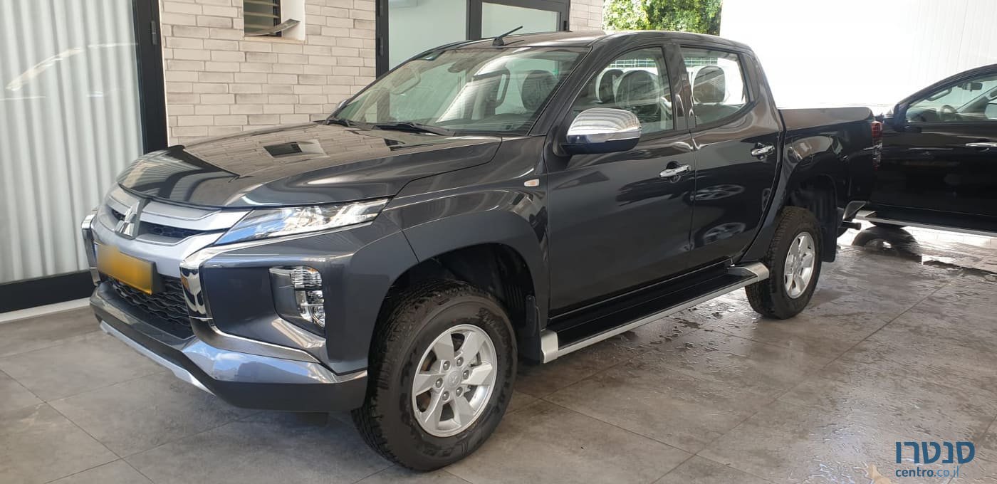 2021' Mitsubishi Triton photo #1