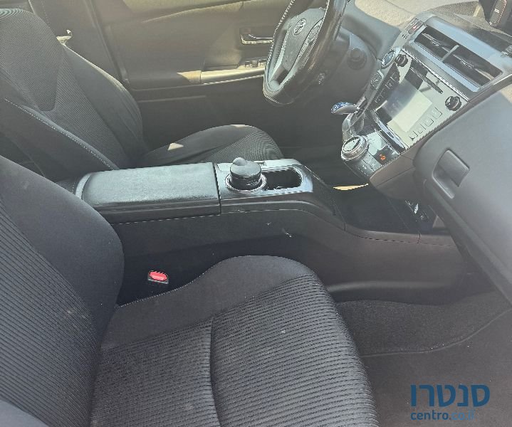 2019' Toyota Prius טויוטה פריוס פלוס photo #3