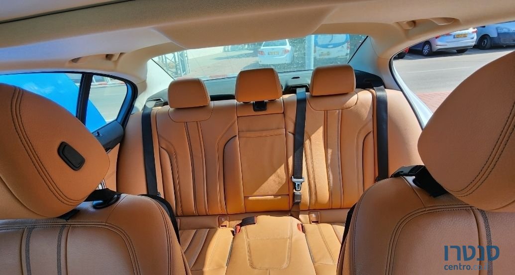 2019' BMW 5 Series ב.מ.וו סדרה 5 photo #4