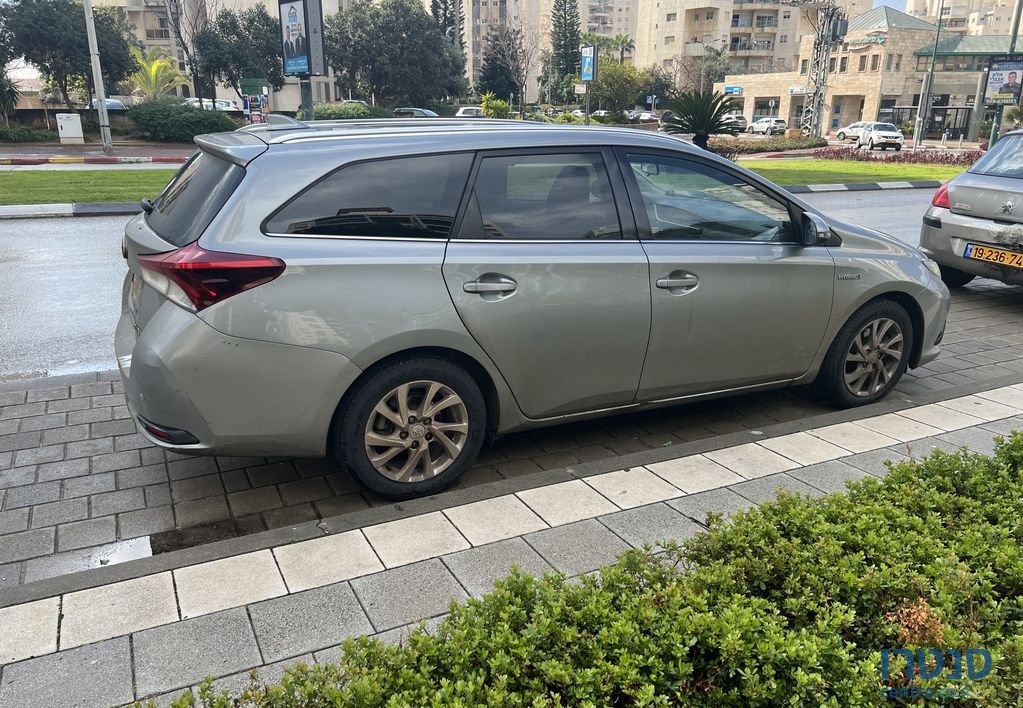 2016' Toyota Auris טויוטה אוריס photo #3