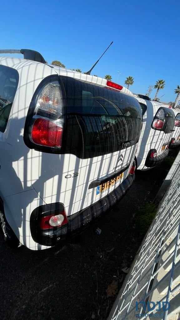 2017' Citroen C3 Picasso סיטרואן C3 פיקאסו photo #3