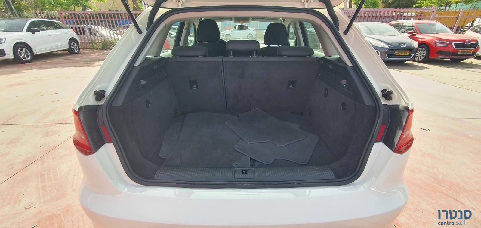 2013' Audi A3 photo #3